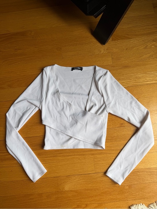 Missguided + Tops - Missguided White Wrap-Front Long Sleeve Crop Top